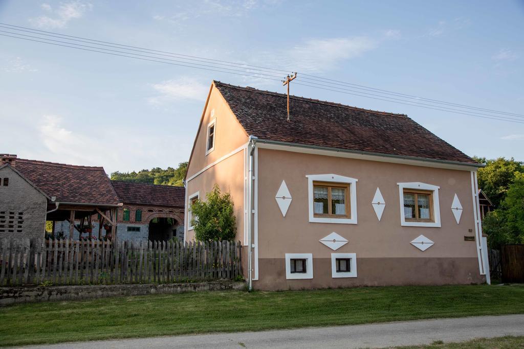 Eko Etno Selo Stara Kapela, Pavina Kuca Stara Kapela